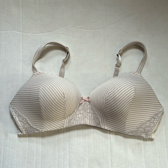 Cacique Other - Cacique simply wire free t-shirt bra size 40D
